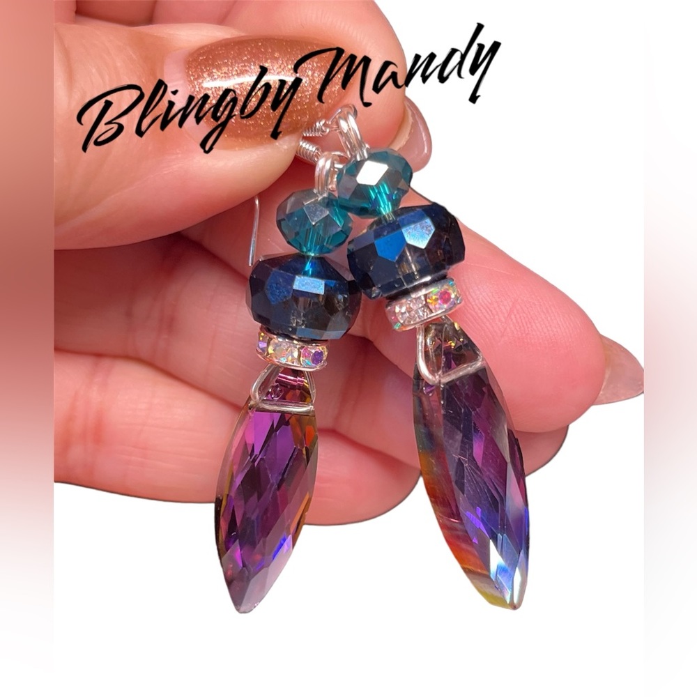 💜Long dangly super shiny/changing earrings-aurora borealis/purple flash NWT